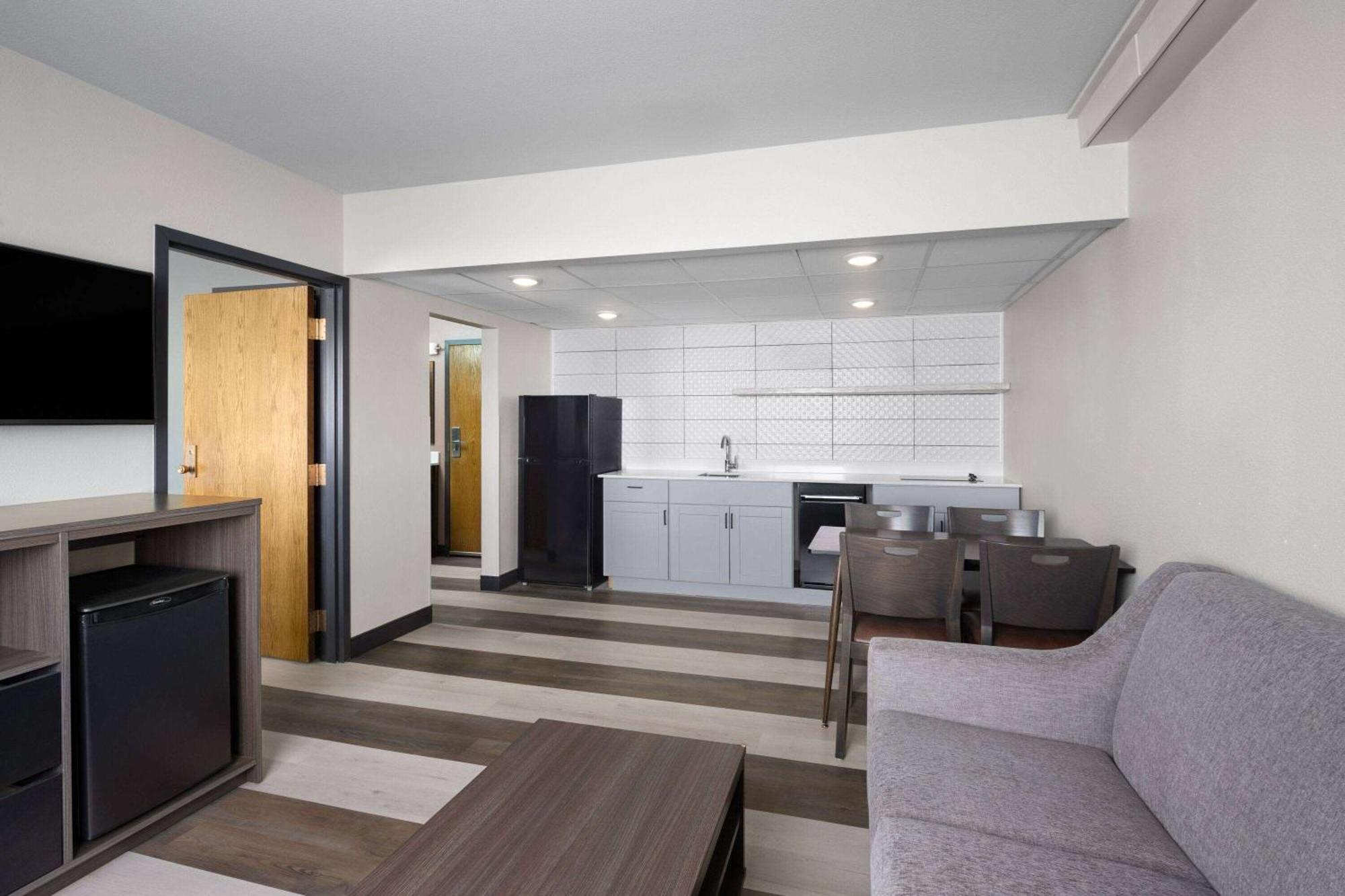 Hotel Super 8 By Wyndham Columbus Zewnętrze zdjęcie
